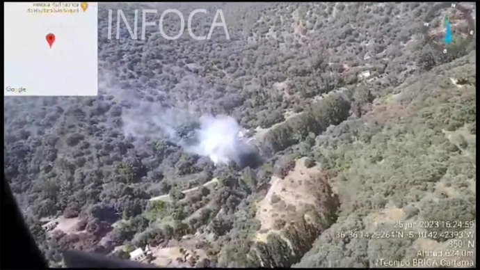Imagen de la actuación del Infoca en el incendio en Júzcar.