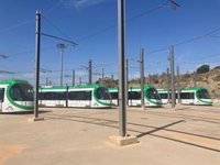 Varias personas resultan heridas en la colisión de un vehículo con el metro de Málaga en El Cónsul
