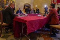 El Gobierno sella un acuerdo con Andalucía para no recurrir al TC medidas para simplificar títulos de familias numerosas