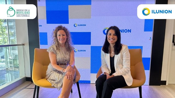 La directora de Ética, Sosteniblidad y Aliazas de Ilunion, Ana López San Román, y la directora de Desarrollo de Empresas por la Movilidad Sostenible, May López