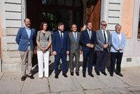 El consejero de Fomento tiende la mano al alcalde de Toledo y éste le demanda "consensos y grandes inversiones"