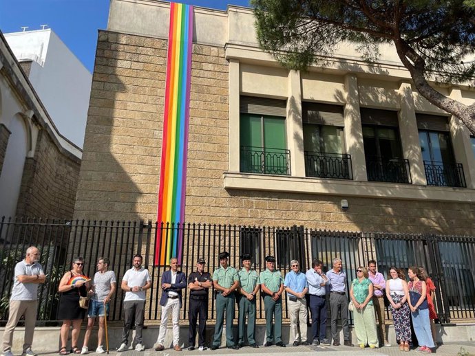 El subdelegado del Gobierno en Cádiz en el acto por el Día del Orgullo LGTBI.