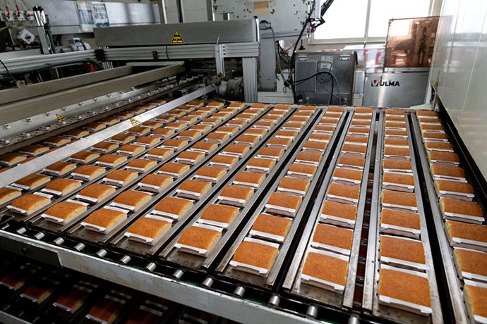 Archivo - Líena de elaboración de sobaos pasiegos