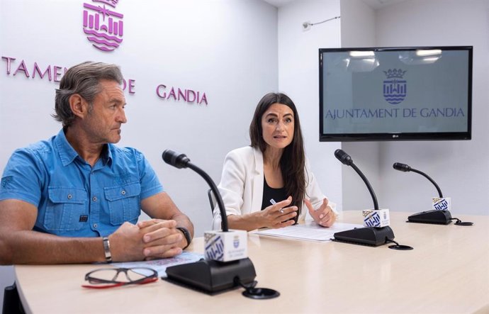 Roda de premsa dels Premis Literaris Ciutat de Gandia