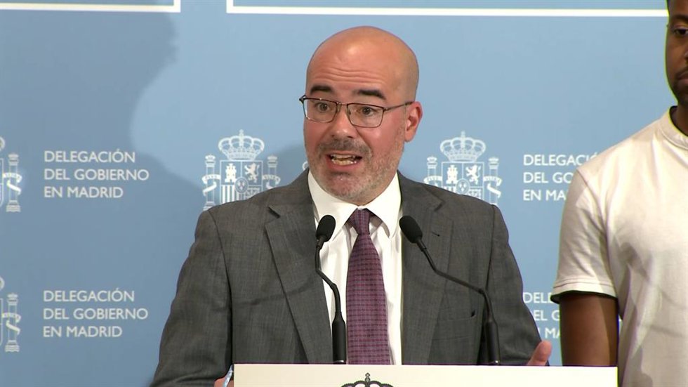 FELGTB critica que Policía de Murcia parase un concierto de Rocío Saiz por enseñ