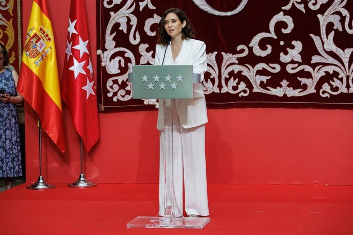 La presidenta de la Comunidad de Madrid, Isabel Díaz Ayuso, interviene durante la toma de posesión del Consejo de Gobierno de la Comunidad de Madrid en la XIII legislatura, en la Real Casa de Correos, a 26 de junio de 2023