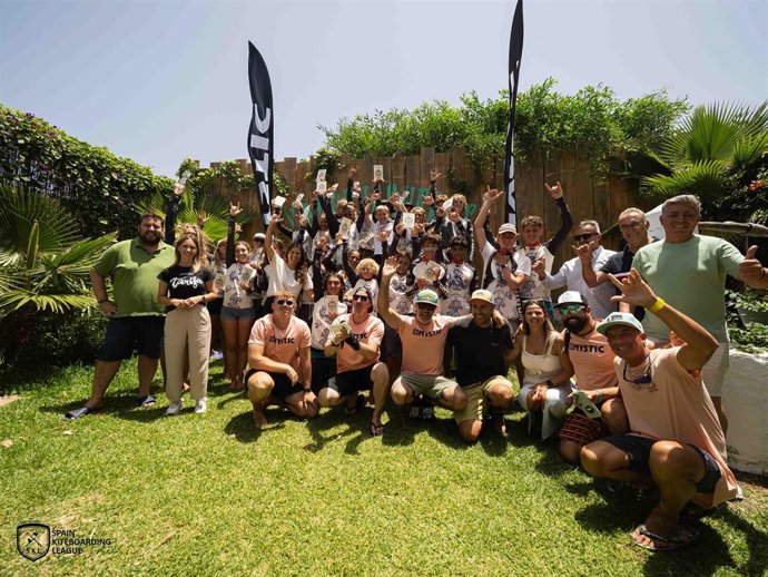 Participantes de la Spain Kiteboarding League celebrada en Tarifa