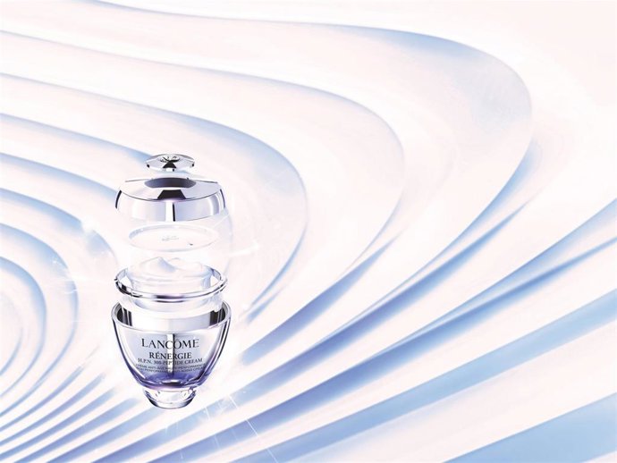 Rénergie H.P.N. 300-Peptide Cream, Una Crema Con Una Fórmula Compuesta Por Más De 300 Péptidos