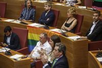 La constitución de Les Corts abre el giro a la derecha mientras la izquierda exhibe reivindicaciones feministas y LGTBI