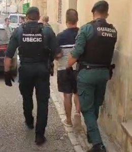 Detención de uno de los integrantes del grupo de tres personas que vendían droga en Porreres.