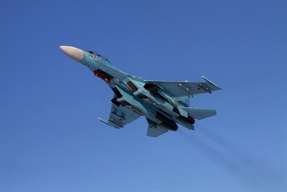 Archivo - Avión de combate ruso modelo Su-27.  