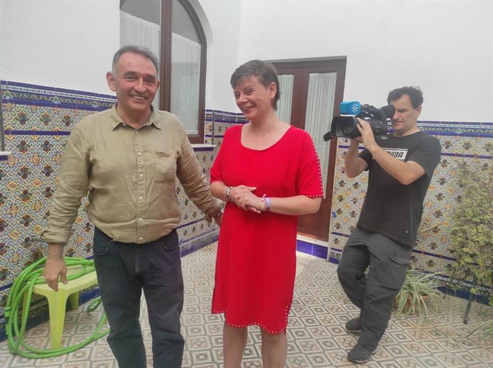 Enrique Santiago y Rocío Cruz en la sede del PCA en Córdoba.