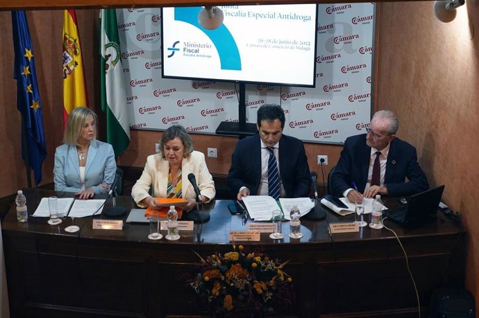 Comienzo de la Junta de Fiscales delegados Antidroga de toda España en Málaga, con la fiscal jefa Antidroga, Rosa Ana Morán; la Fiscal Superior de Andalucía, Ana Tárrago, el consejero de Justicia, José Antonio Nieto, y el alcalde, Francisco de la Torre.