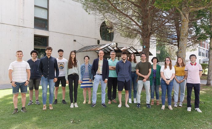 Grupo de investigación ITF al completo, en la UPNA.