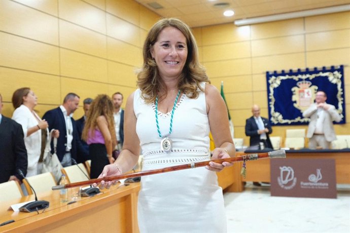 La presidenta del Cabildo de Fuerteventura, Lola García (CC), durante la ceremonia de toma de posesión que ha tenido lugar este lunes, 26 de junio de 2023