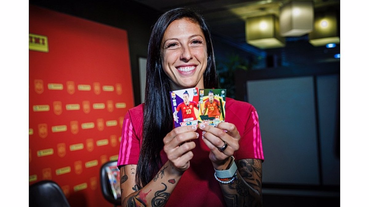 Panini Presenta El Lbum Oficial Del Mundial Femenino Y Los Cromos De