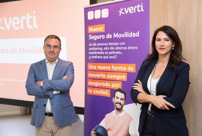 Juan Pablo Galán, director general de Verti y Mónica García Cristóbal, directora de Transformación de Mapfre España en la presentación de nuevo seguro de movilidad personal de Verti.