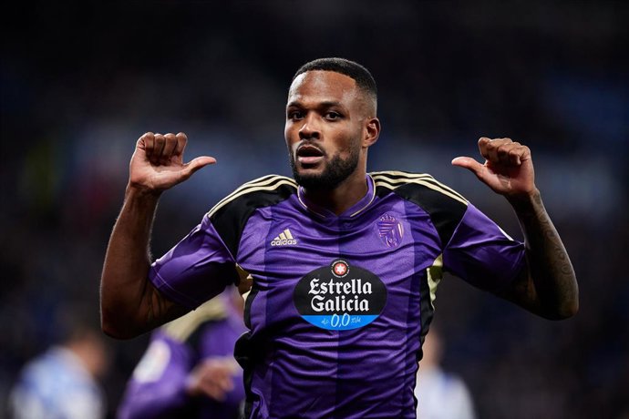 Archivo - Cyle Larin of Real Valladolid CF reacts after scoring goal during the La Liga Santander match between Real Sociedad and Real Valladolid CF at Reale Arena  on February 5, 2023, in San Sebastian, Spain.
