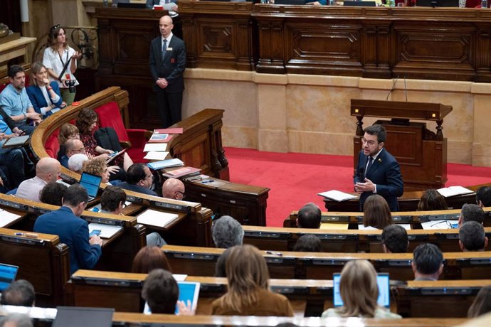 El presidente de la Generalitat, Pere Aragonés, interviene durante una sesión de control al Govern, en el Parlament de Catalunya, a 14 de junio de 2023, en Barcelona, Catalunya (España).  Foto de archivo.