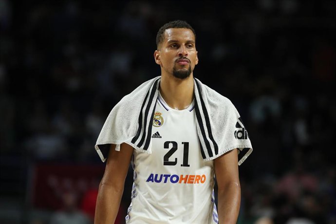 Archivo - Petr Cornelie durante un partido con el Real Madrid