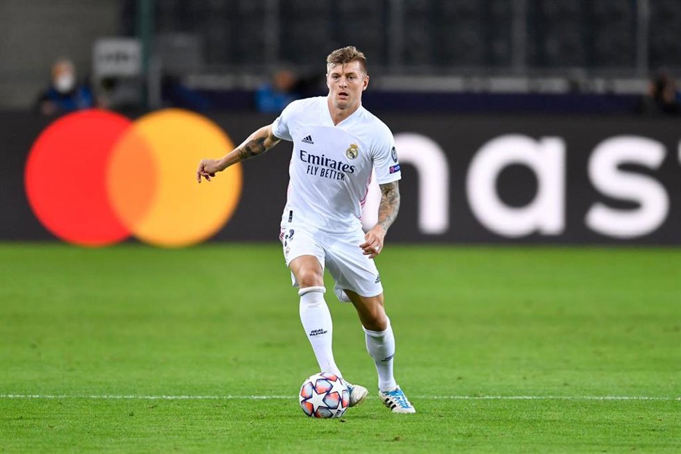 Archivo - El centrocampista alemán Toni Kroos durante un partido con el Real Madrid