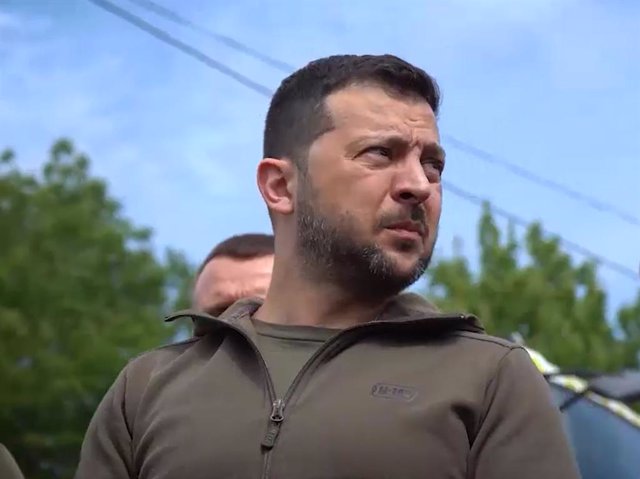 June 8, 2023, Kherson, Kherson Oblast, Ukraine: VIDEO AVAILABLE: CONTACT INFO@COVERMG.COM TO RECEIVE**..Ukraine's President Volodymyr Zelensky visited the flood-hit region of Kherson on Thursday (07June2023)...Residents of areas of Kherson near to the Dni