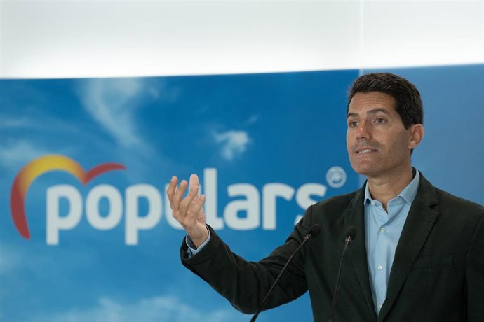 El cabeza de lista por Barcelona el 23J Nacho Martín Blanco, interviene durante una rueda de prensa, a 15 de junio de 2023, en Barcelona, Catalunya (España). El candidato del PP por Barcelona a las elecciones generales, Nacho Martín Blanco, ha afirmado 