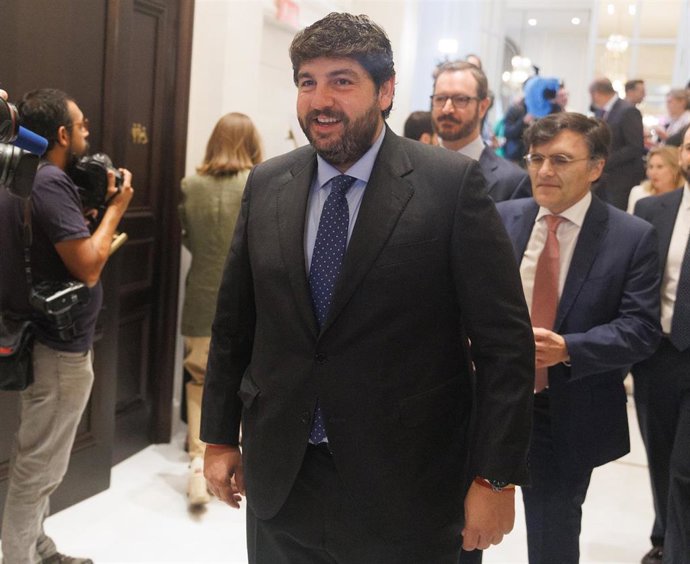 Foto de archivo del presidente en funciones de Murcia, Fernando López Miras