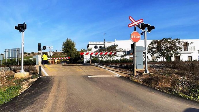 Uno de los pasos a nivel que serán eliminados en la provincia de Sevilla.