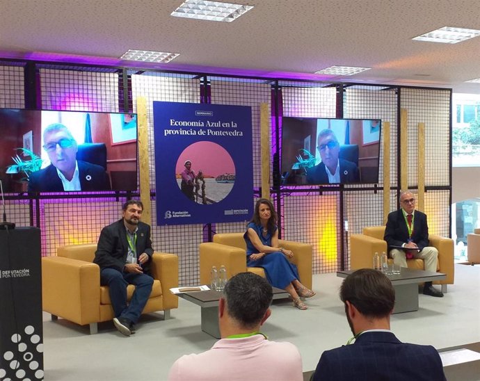 Inauguración de la jornada 'Economía Azul en la provincia de Pontevedra', en la sede de la Diputación de Pontevedra en Vigo.