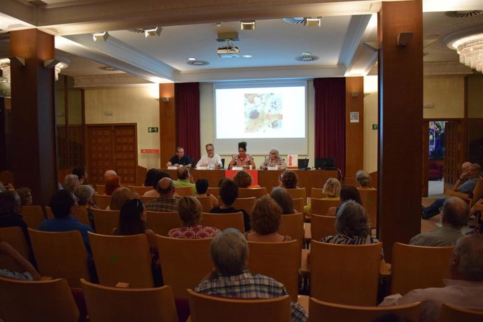 Presentación del libro 'La construcción del sujeto robado', del catedrático de sociología de la cultura y de las artes de la Universidad de Alicante (UA) Juan Antonio Roche.