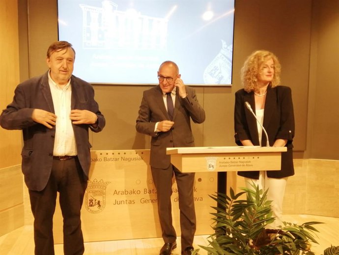 Suso, González y González durante la rueda de prensa