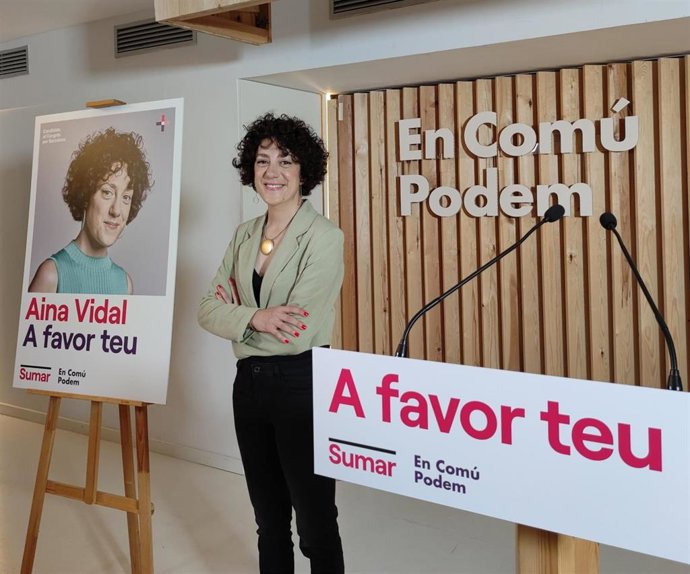 La cabeza de lista de Sumar-En Comú Podem al Congreso por Barcelona, Aina Vidal, en la presentación del lema de campaña