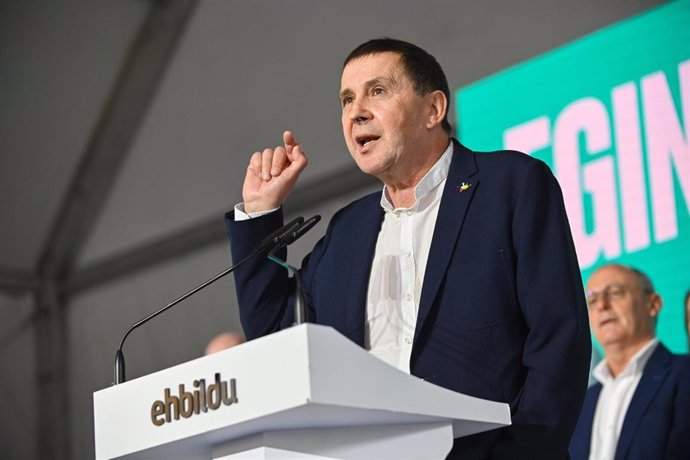 Archivo - El coordinador de EH Bildu, Arnaldo Otegi, en un acto electoral en San Sebastián