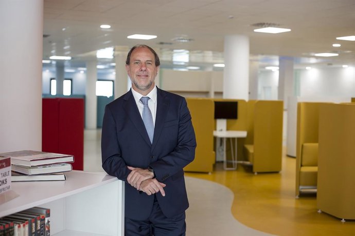 El rector de la Universidad de Jaén, Nicolás Ruiz.