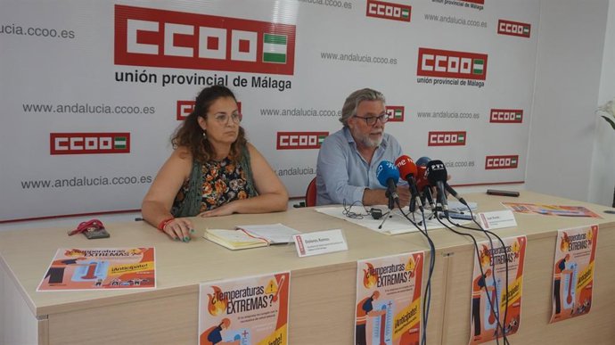 El secretario general del Sindicato del Hábitat de CCOO de Málaga, Juan Rueda, y la secretaria de Salud Laboral de dicha organización, Dolores Ramos.