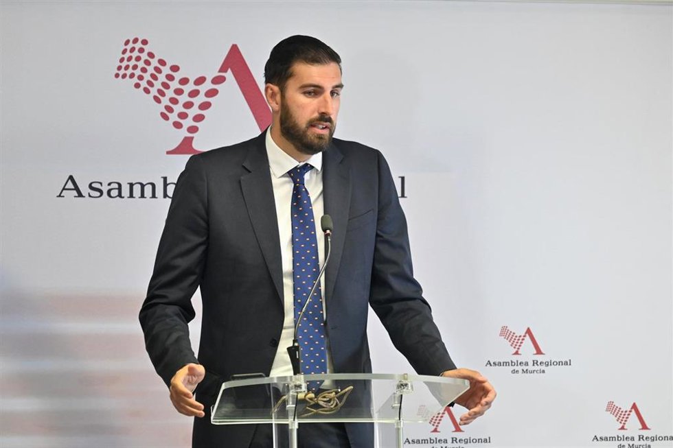 El portavoz del Grupo Parlamentario Vox, José Ángel Antelo