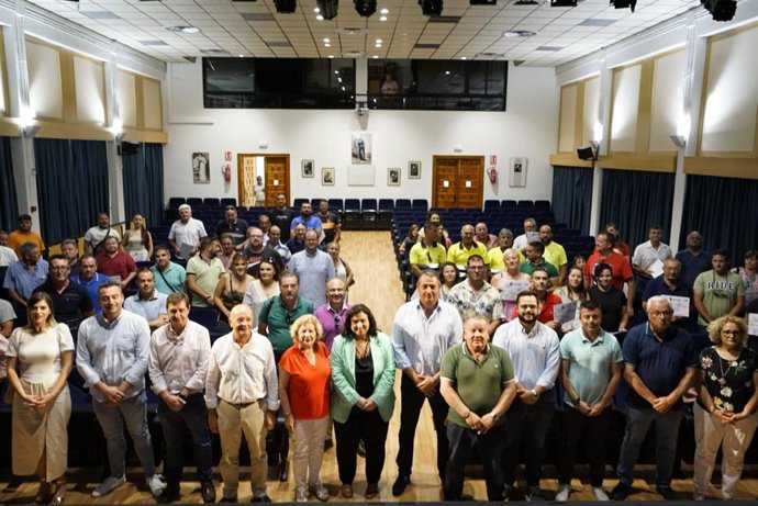 Entrega de los diplomas de los cursos de uso de Dumper en Tíjola (Almeria)