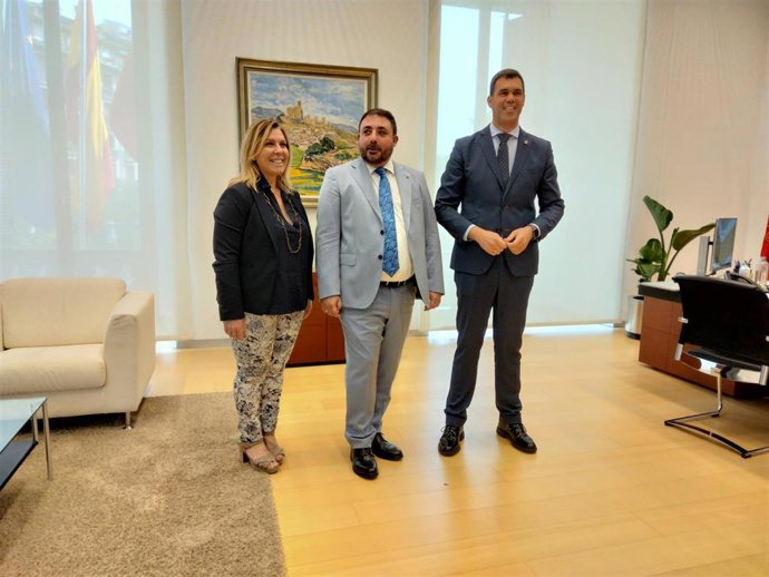 Amelia Salanueva, Unai Hualde y Javier García.