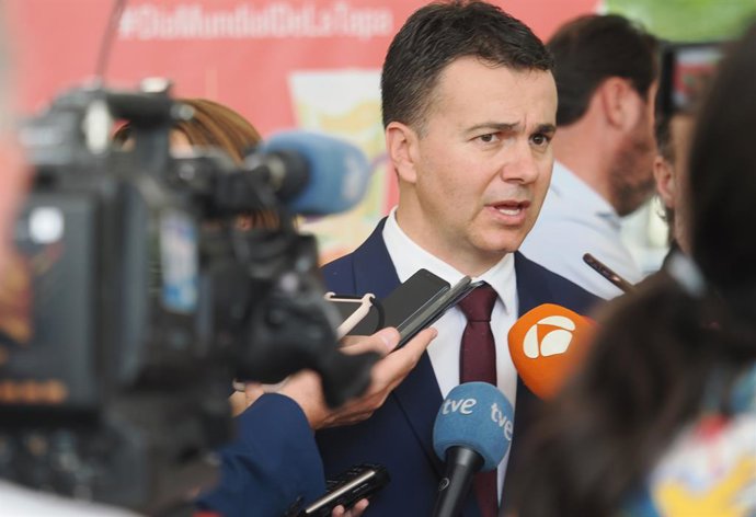 El ministro de Industria, Comercio y Turismo, Héctor Gómez