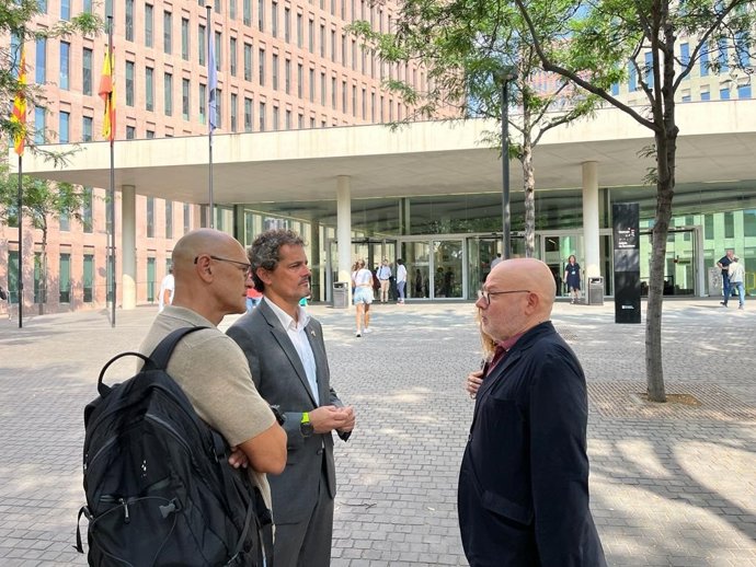 El exsecretario general de la Conselleria de Exteriores de la Generalitat, Aleix Villatoro (ERC), su abogado, Ramon Setó, y el exconseller Raül Romeva