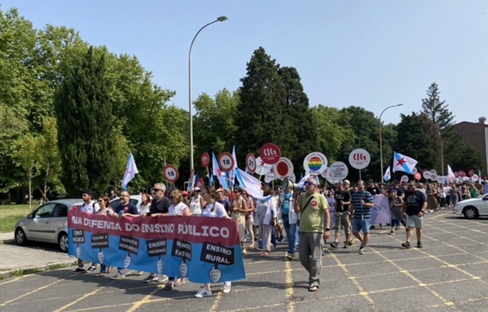 Manifestación de la Plataforma en Defensa do Ensino Público en Santiago.