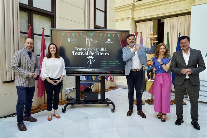 Presentación del Festival de Títeres dentro del programa 'Teatro en Familia'