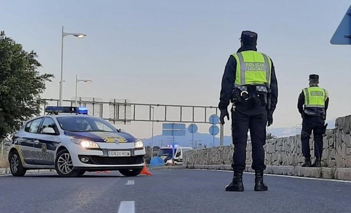 Imagen de archivo de un control de la Policía Local de Alicante.