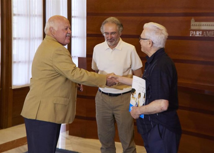 El presidente del Parlamento se reúne con la Asociación Paz y Bien para conocer la actividad de esta ONG en Guatemala durante el 2022.