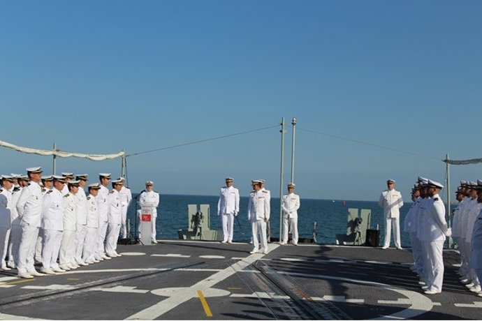 Varias unidades de la Armada en la Bahía de Cádiz realizan sus relevos de mando tras acabar el año naval