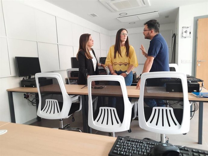 La Junta visita la Casa de la Juventud de Linares para abordar iniciativas para jóvenes