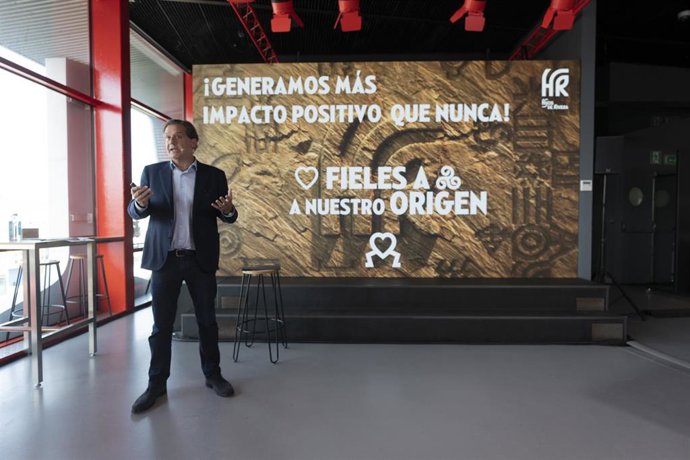 El presidente ejecutivo de la Corporación Hijos de Rivera, Ignacio Rivera, en rueda de prensa