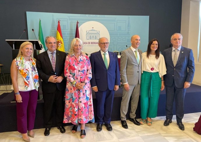 Toma de posesión de la nueva junta del Colegio Oficial de Farmacéuticos de Cádiz.