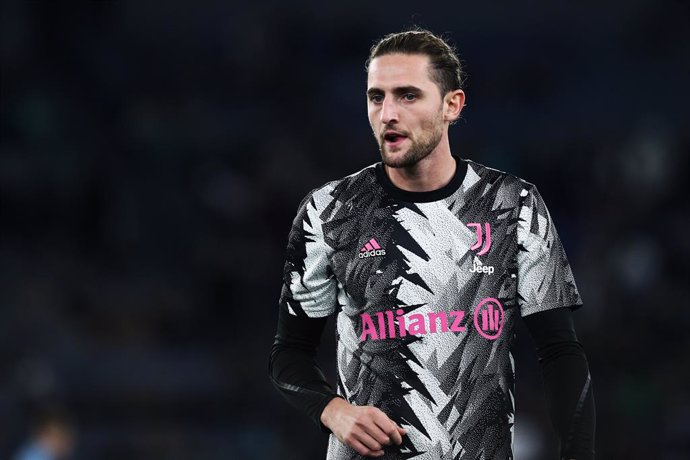 Archivo - Adrien Rabiot of Juventus looks on during warm up before the Italian championship Serie A football match between SS Lazio and Juventus FC on April 8, 2023 at Stadio Olimpico in Rome, Italy - Photo Federico Proietti / DPPI